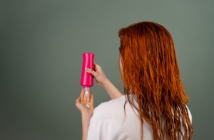 Λάδωμα και Βαθιά Ενυδάτωση των Μαλλιών: Μυστικά για υγιή και λαμπερά μαλλιά